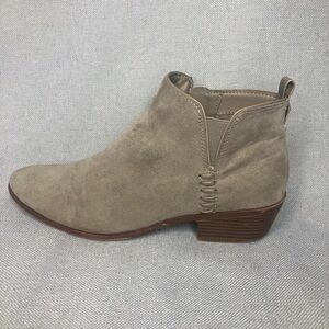 Sam & Libby tan ankle stacked heel Chelsea booties size 9.5